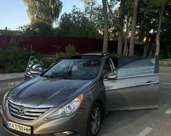 Сірий Хендай Соната, об'ємом двигуна 2.4 л та пробігом 206 тис. км за 9000 $, фото 15 на Automoto.ua