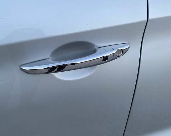 Серый Хендай Соната, объемом двигателя 2 л и пробегом 359 тыс. км за 9500 $, фото 58 на Automoto.ua