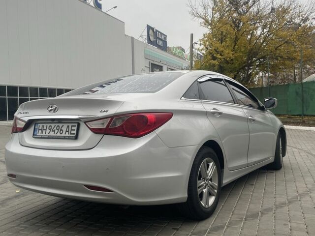 Серый Хендай Соната, объемом двигателя 2 л и пробегом 3 тыс. км за 7500 $, фото 4 на Automoto.ua