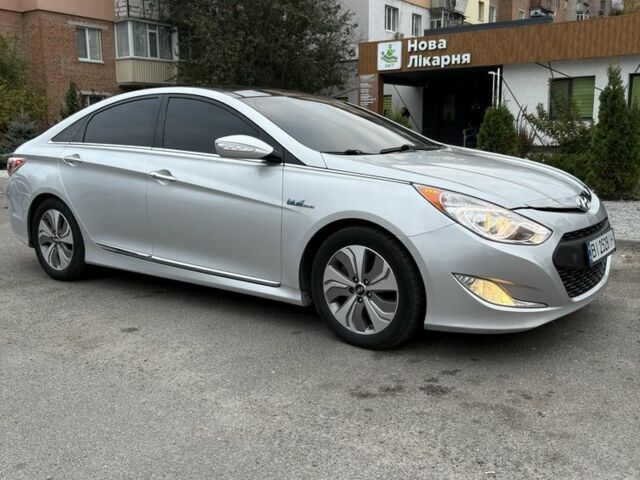 Сірий Хендай Соната, об'ємом двигуна 2.4 л та пробігом 139 тис. км за 10800 $, фото 1 на Automoto.ua
