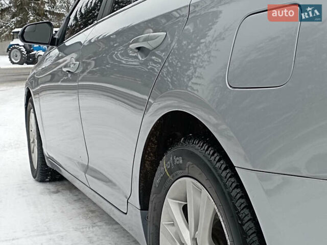 Сірий Хендай Соната, об'ємом двигуна 2.36 л та пробігом 200 тис. км за 7700 $, фото 4 на Automoto.ua