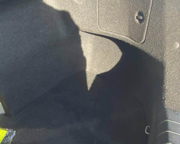 Хендай Соната 2014 у Києві на Automoto.ua Сірий Хендай Соната, об'ємом двигуна 2 л та пробігом 252 тис. км за 7350 $, фото 25 на Automoto.ua