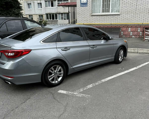 Серый Хендай Соната, объемом двигателя 2.4 л и пробегом 215 тыс. км за 9500 $, фото 4 на Automoto.ua
