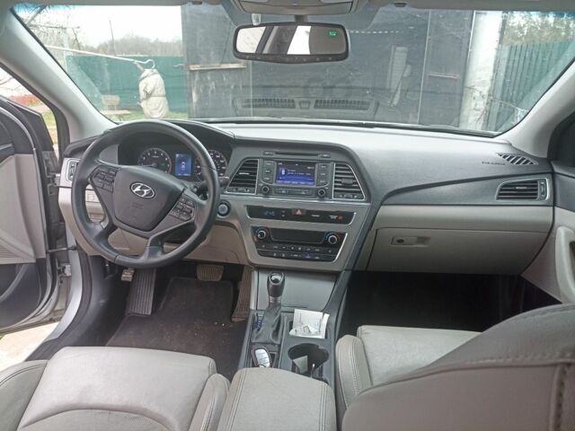 Серый Хендай Соната, объемом двигателя 2.4 л и пробегом 70 тыс. км за 11000 $, фото 6 на Automoto.ua