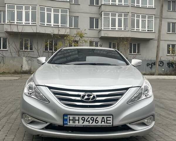 Серый Хендай Соната, объемом двигателя 2 л и пробегом 300 тыс. км за 7500 $, фото 7 на Automoto.ua