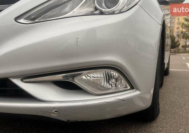 Серый Хендай Соната, объемом двигателя 2 л и пробегом 192 тыс. км за 8400 $, фото 6 на Automoto.ua