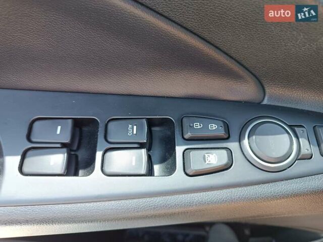 Сірий Хендай Соната, об'ємом двигуна 2.36 л та пробігом 174 тис. км за 11400 $, фото 21 на Automoto.ua