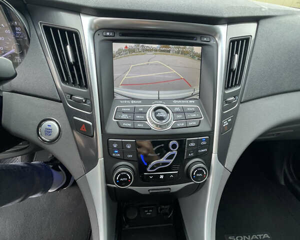 Хендай Соната 2014 у Запоріжжя на Automoto.ua Сірий Хендай Соната, об'ємом двигуна 2.4 л та пробігом 187 тис. км за 11000 $, фото 18 на Automoto.ua