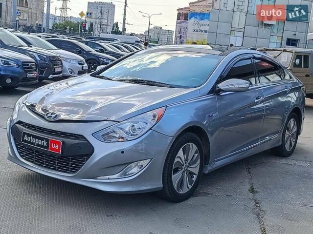 Сірий Хендай Соната, об'ємом двигуна 2.4 л та пробігом 207 тис. км за 11290 $, фото 3 на Automoto.ua