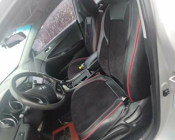 Серый Хендай Соната, объемом двигателя 2 л и пробегом 460 тыс. км за 5500 $, фото 6 на Automoto.ua