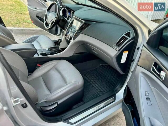 Хендай Соната 2014 у Полтаві на Automoto.ua Сірий Хендай Соната, об'ємом двигуна 2.36 л та пробігом 139 тис. км за 10250 $, фото 8 на Automoto.ua