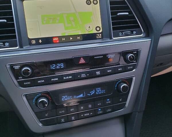 Серый Хендай Соната, объемом двигателя 2.36 л и пробегом 105 тыс. км за 11300 $, фото 7 на Automoto.ua