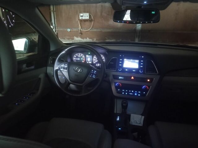 Серый Хендай Соната, объемом двигателя 2.4 л и пробегом 70 тыс. км за 11000 $, фото 16 на Automoto.ua