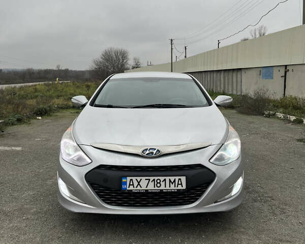 Сірий Хендай Соната, об'ємом двигуна 2.4 л та пробігом 220 тис. км за 9100 $, фото 3 на Automoto.ua