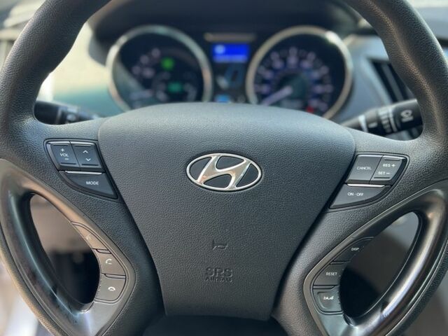 Серый Хендай Соната, объемом двигателя 2.4 л и пробегом 133 тыс. км за 11000 $, фото 7 на Automoto.ua