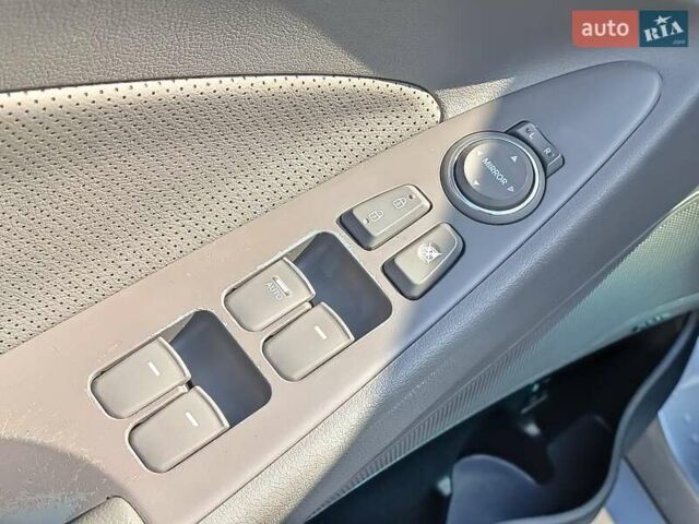 Сірий Хендай Соната, об'ємом двигуна 2.4 л та пробігом 207 тис. км за 11290 $, фото 24 на Automoto.ua