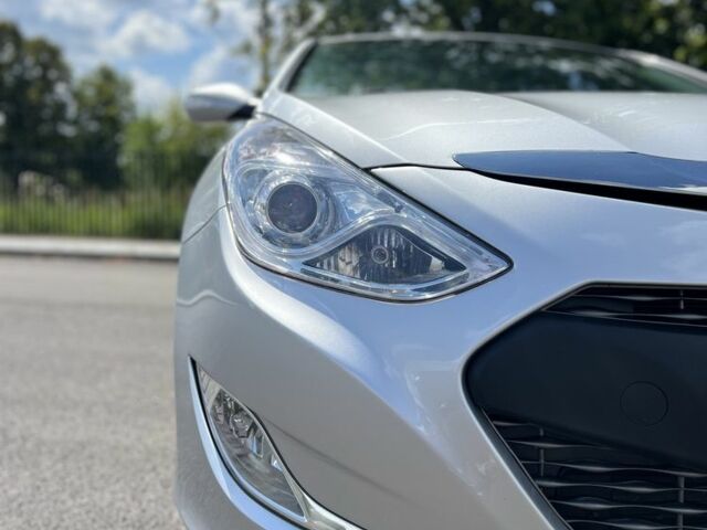 Серый Хендай Соната, объемом двигателя 2.4 л и пробегом 133 тыс. км за 11000 $, фото 1 на Automoto.ua