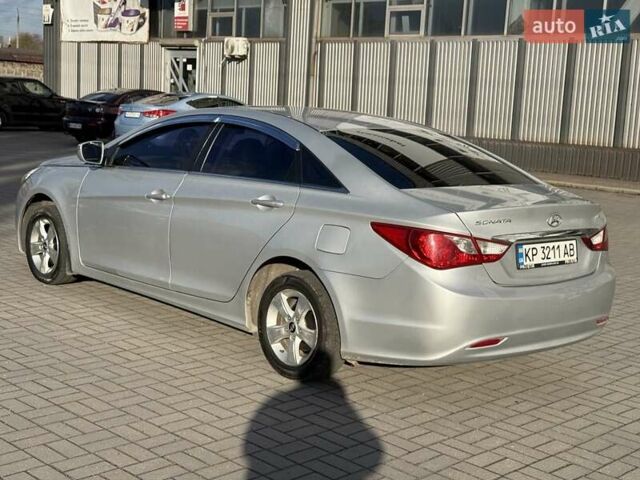 Серый Хендай Соната, объемом двигателя 2 л и пробегом 222 тыс. км за 6999 $, фото 5 на Automoto.ua