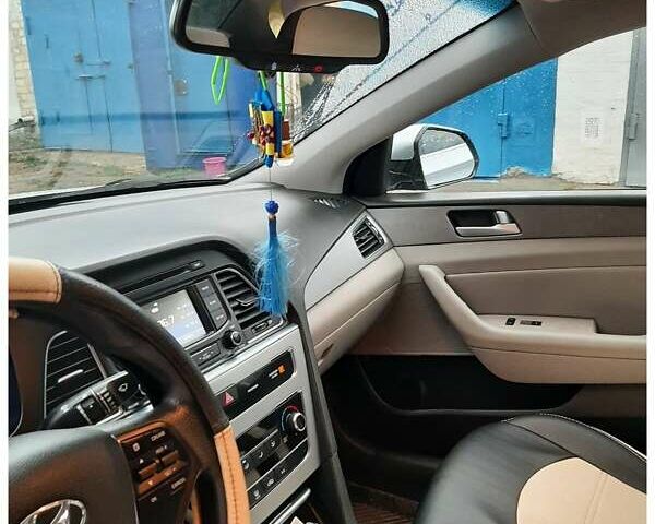 Серый Хендай Соната, объемом двигателя 1.59 л и пробегом 167 тыс. км за 9700 $, фото 10 на Automoto.ua