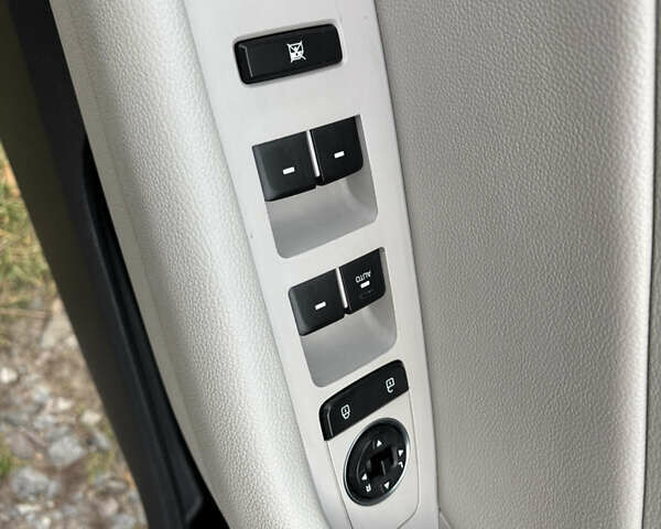 Серый Хендай Соната, объемом двигателя 2.36 л и пробегом 100 тыс. км за 9000 $, фото 16 на Automoto.ua