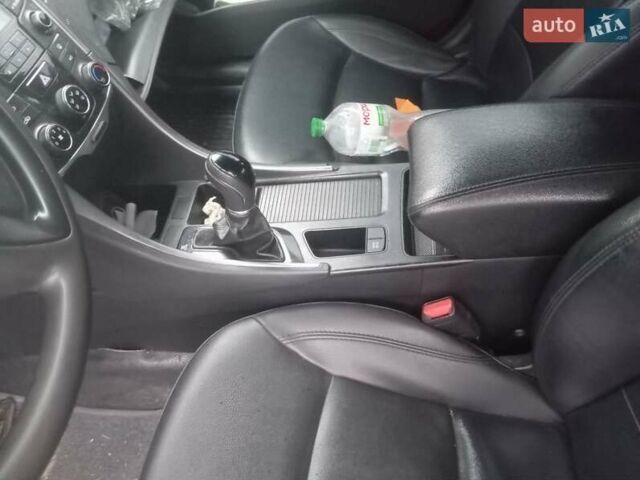 Сірий Хендай Соната, об'ємом двигуна 2 л та пробігом 320 тис. км за 3100 $, фото 3 на Automoto.ua