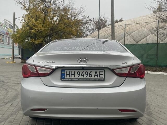 Серый Хендай Соната, объемом двигателя 2 л и пробегом 3 тыс. км за 7500 $, фото 3 на Automoto.ua