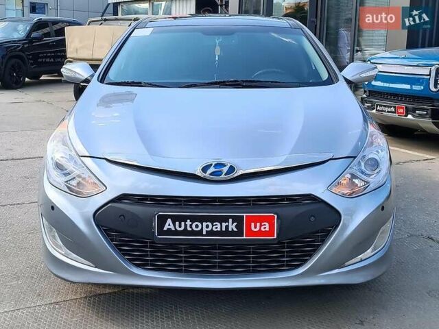 Сірий Хендай Соната, об'ємом двигуна 2.4 л та пробігом 207 тис. км за 11290 $, фото 2 на Automoto.ua