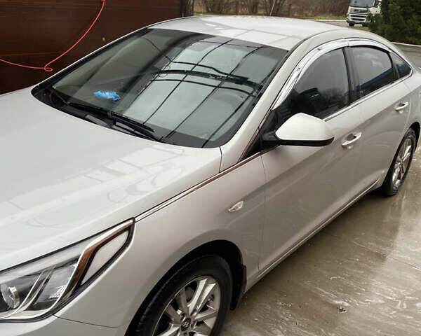 Серый Хендай Соната, объемом двигателя 2 л и пробегом 100 тыс. км за 9500 $, фото 4 на Automoto.ua