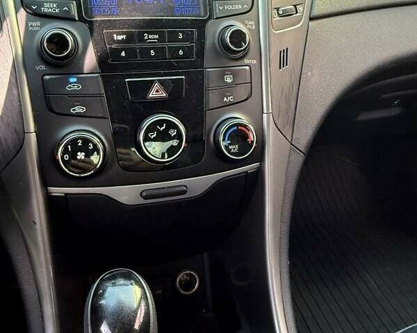 Серый Хендай Соната, объемом двигателя 2 л и пробегом 222 тыс. км за 6999 $, фото 21 на Automoto.ua