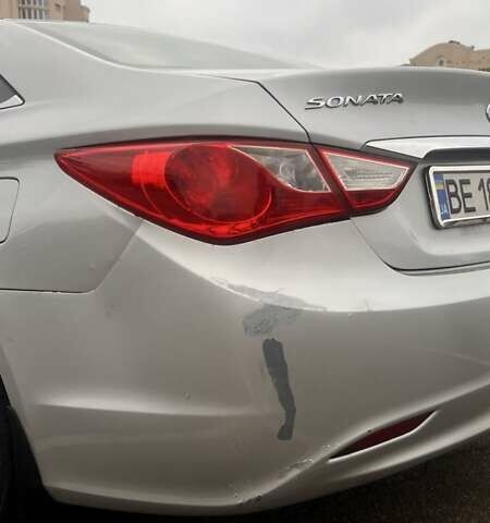 Серый Хендай Соната, объемом двигателя 2 л и пробегом 192 тыс. км за 8400 $, фото 3 на Automoto.ua