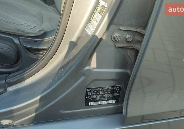 Серый Хендай Соната, объемом двигателя 2.36 л и пробегом 107 тыс. км за 8500 $, фото 2 на Automoto.ua