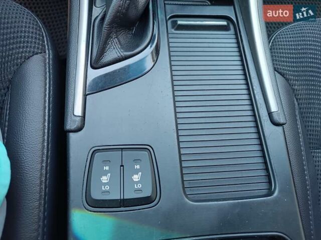 Сірий Хендай Соната, об'ємом двигуна 2.36 л та пробігом 174 тис. км за 11400 $, фото 20 на Automoto.ua