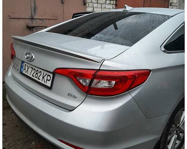 Серый Хендай Соната, объемом двигателя 1.59 л и пробегом 167 тыс. км за 9700 $, фото 1 на Automoto.ua