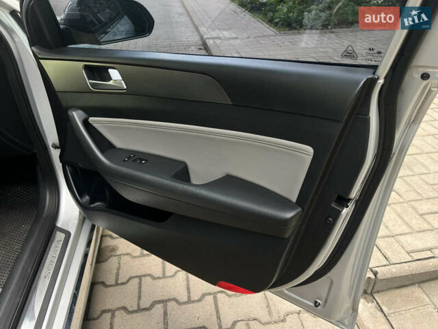 Серый Хендай Соната, объемом двигателя 2 л и пробегом 138 тыс. км за 10899 $, фото 27 на Automoto.ua