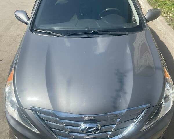 Сірий Хендай Соната, об'ємом двигуна 2.36 л та пробігом 180 тис. км за 8350 $, фото 7 на Automoto.ua