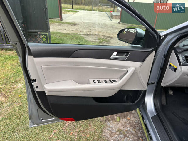 Серый Хендай Соната, объемом двигателя 2.36 л и пробегом 100 тыс. км за 9000 $, фото 9 на Automoto.ua