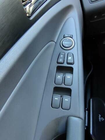 Серый Хендай Соната, объемом двигателя 2.4 л и пробегом 268 тыс. км за 7500 $, фото 15 на Automoto.ua