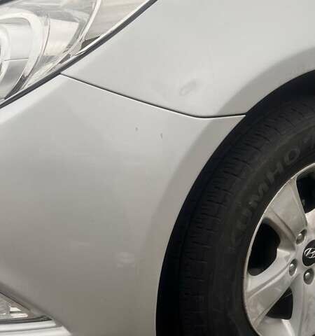 Серый Хендай Соната, объемом двигателя 2 л и пробегом 192 тыс. км за 8400 $, фото 4 на Automoto.ua