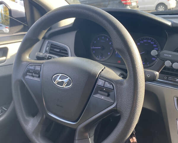 Хендай Соната 2014 у Києві на Automoto.ua Сірий Хендай Соната, об'ємом двигуна 2 л та пробігом 252 тис. км за 7350 $, фото 17 на Automoto.ua