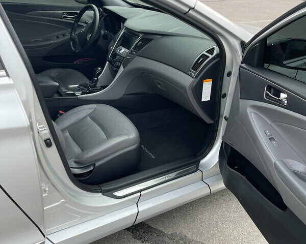 Хендай Соната 2014 у Запоріжжя на Automoto.ua Сірий Хендай Соната, об'ємом двигуна 2.4 л та пробігом 187 тис. км за 11000 $, фото 12 на Automoto.ua