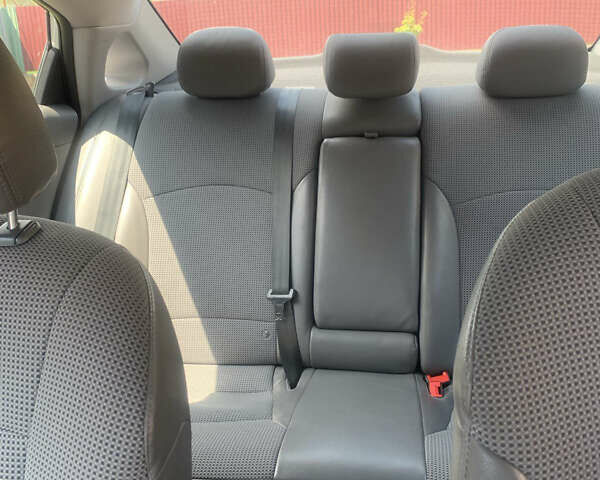 Сірий Хендай Соната, об'ємом двигуна 2 л та пробігом 120 тис. км за 9000 $, фото 11 на Automoto.ua