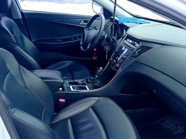 Серый Хендай Соната, объемом двигателя 2 л и пробегом 590 тыс. км за 8200 $, фото 8 на Automoto.ua