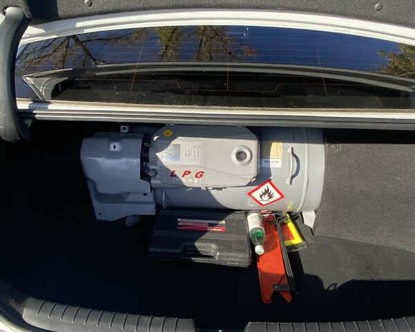 Хендай Соната 2014 у Києві на Automoto.ua Сірий Хендай Соната, об'ємом двигуна 2 л та пробігом 252 тис. км за 7350 $, фото 24 на Automoto.ua