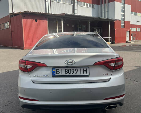 Серый Хендай Соната, объемом двигателя 2 л и пробегом 223 тыс. км за 10300 $, фото 10 на Automoto.ua