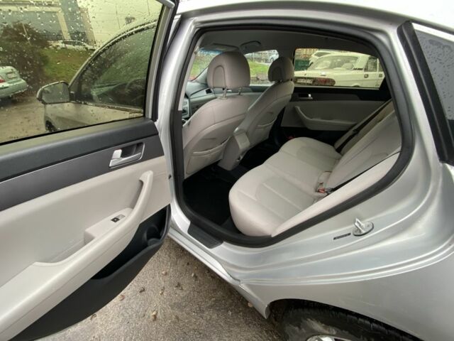 Серый Хендай Соната, объемом двигателя 2.4 л и пробегом 150 тыс. км за 7800 $, фото 9 на Automoto.ua