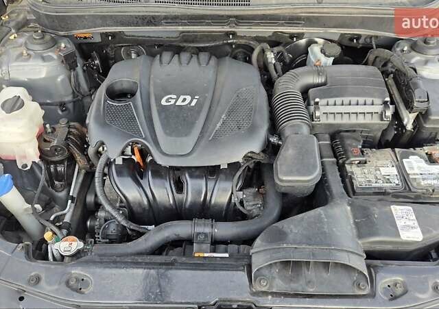 Серый Хендай Соната, объемом двигателя 2.4 л и пробегом 268 тыс. км за 7500 $, фото 8 на Automoto.ua