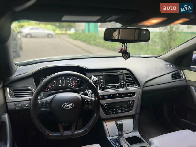 Серый Хендай Соната, объемом двигателя 2 л и пробегом 138 тыс. км за 10899 $, фото 14 на Automoto.ua