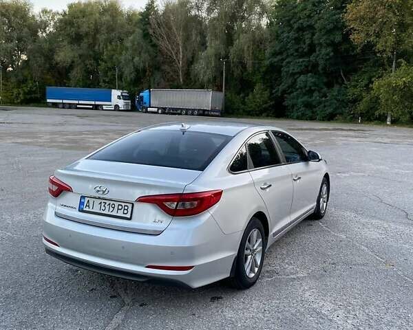 Серый Хендай Соната, объемом двигателя 2 л и пробегом 359 тыс. км за 9500 $, фото 2 на Automoto.ua