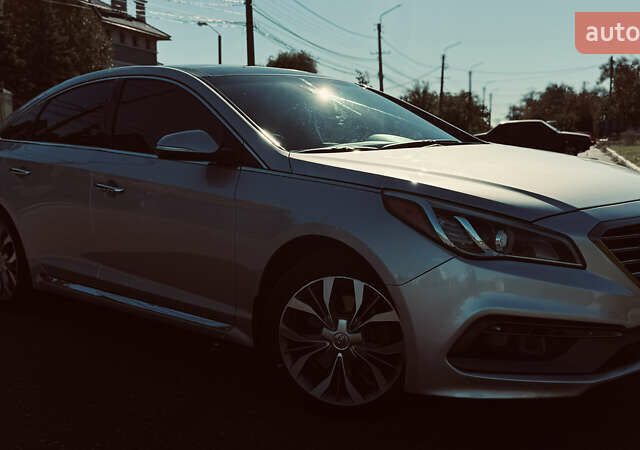 Серый Хендай Соната, объемом двигателя 2 л и пробегом 122 тыс. км за 13500 $, фото 3 на Automoto.ua