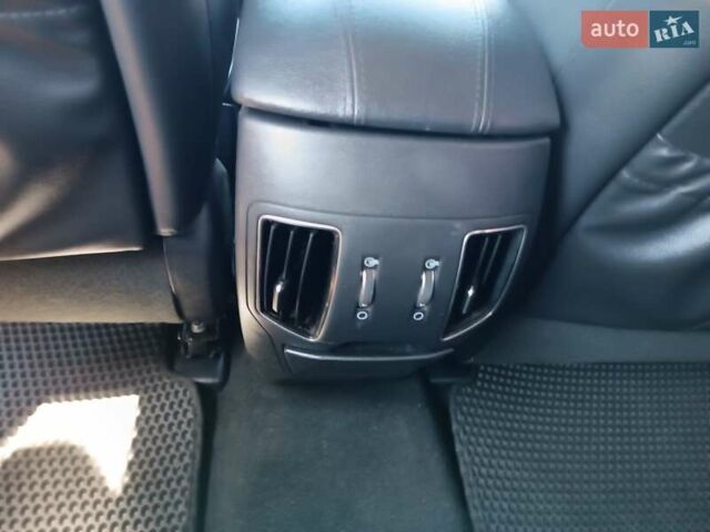 Сірий Хендай Соната, об'ємом двигуна 2.36 л та пробігом 174 тис. км за 11400 $, фото 17 на Automoto.ua